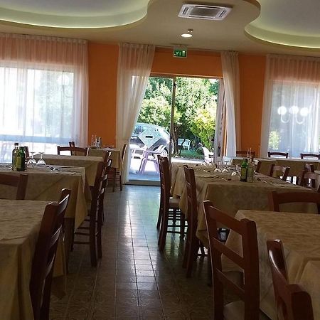 Hotel Adriatico Bellaria-Igea Marina Buitenkant foto