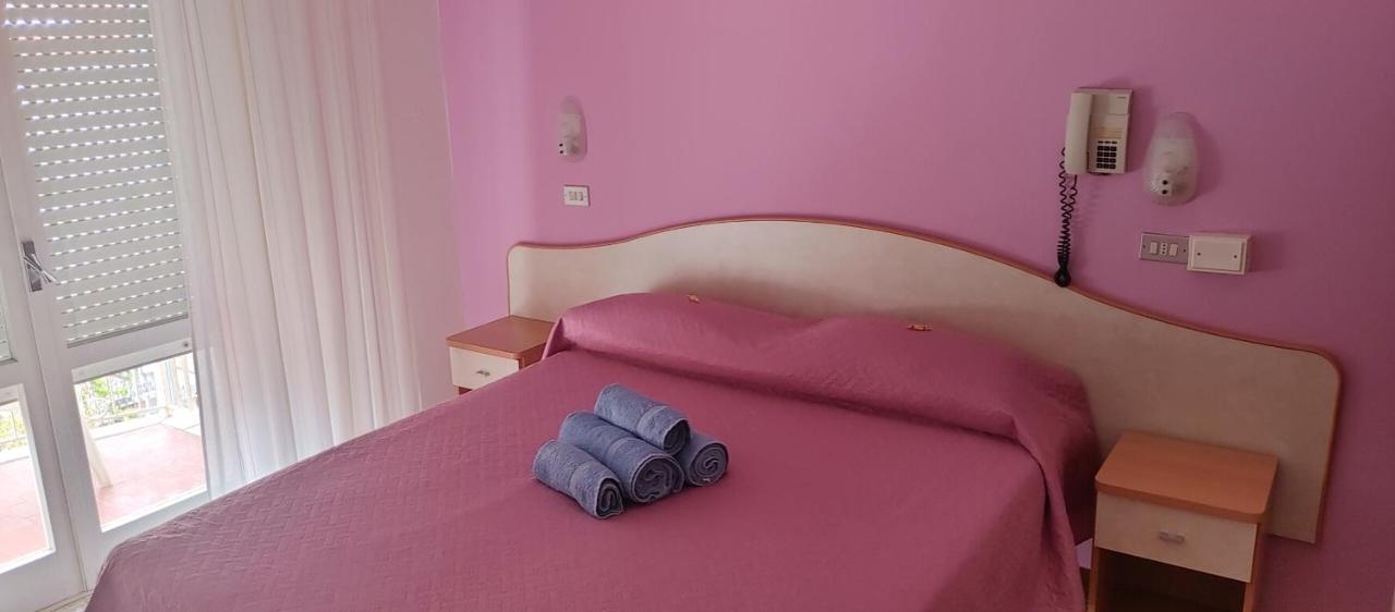 Hotel Adriatico Bellaria-Igea Marina Buitenkant foto