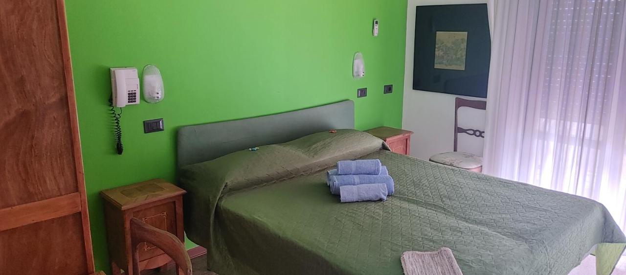 Hotel Adriatico Bellaria-Igea Marina Buitenkant foto