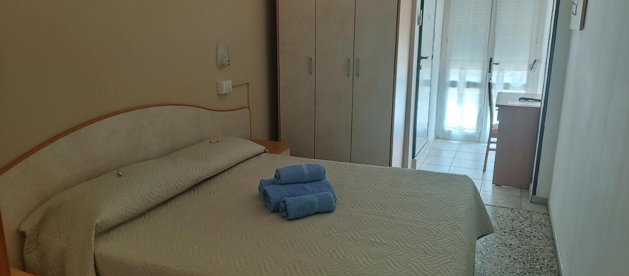 Hotel Adriatico Bellaria-Igea Marina Buitenkant foto