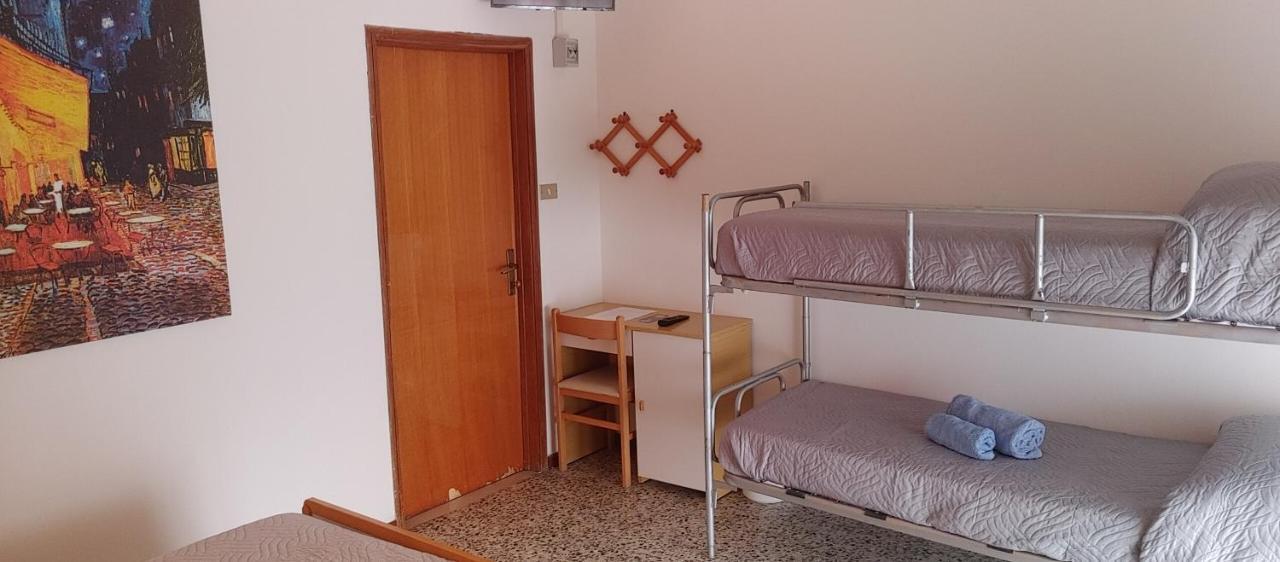 Hotel Adriatico Bellaria-Igea Marina Buitenkant foto