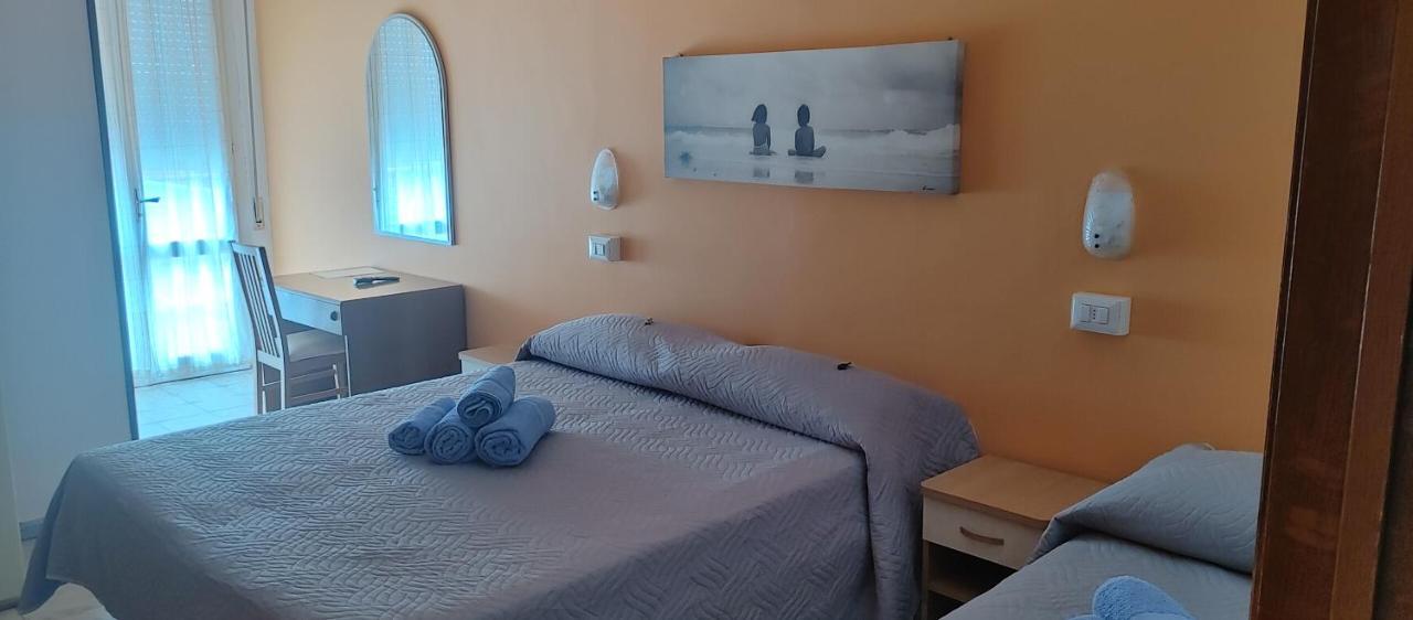 Hotel Adriatico Bellaria-Igea Marina Buitenkant foto