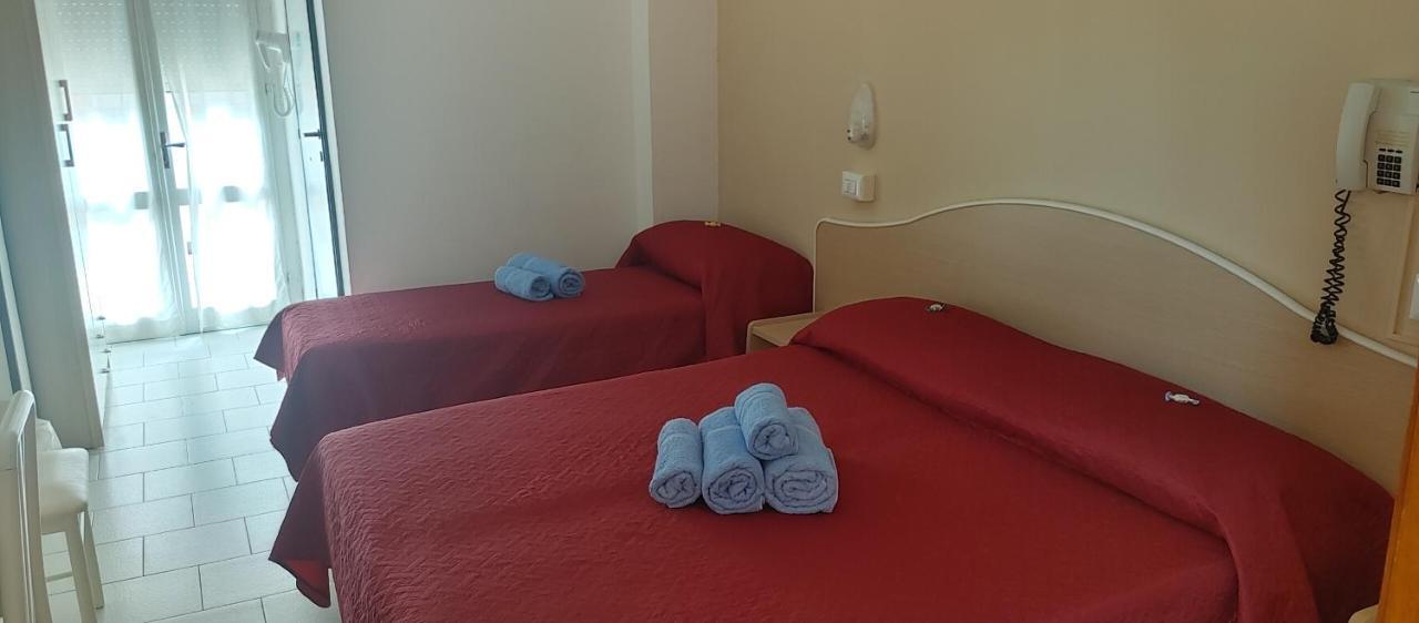 Hotel Adriatico Bellaria-Igea Marina Buitenkant foto