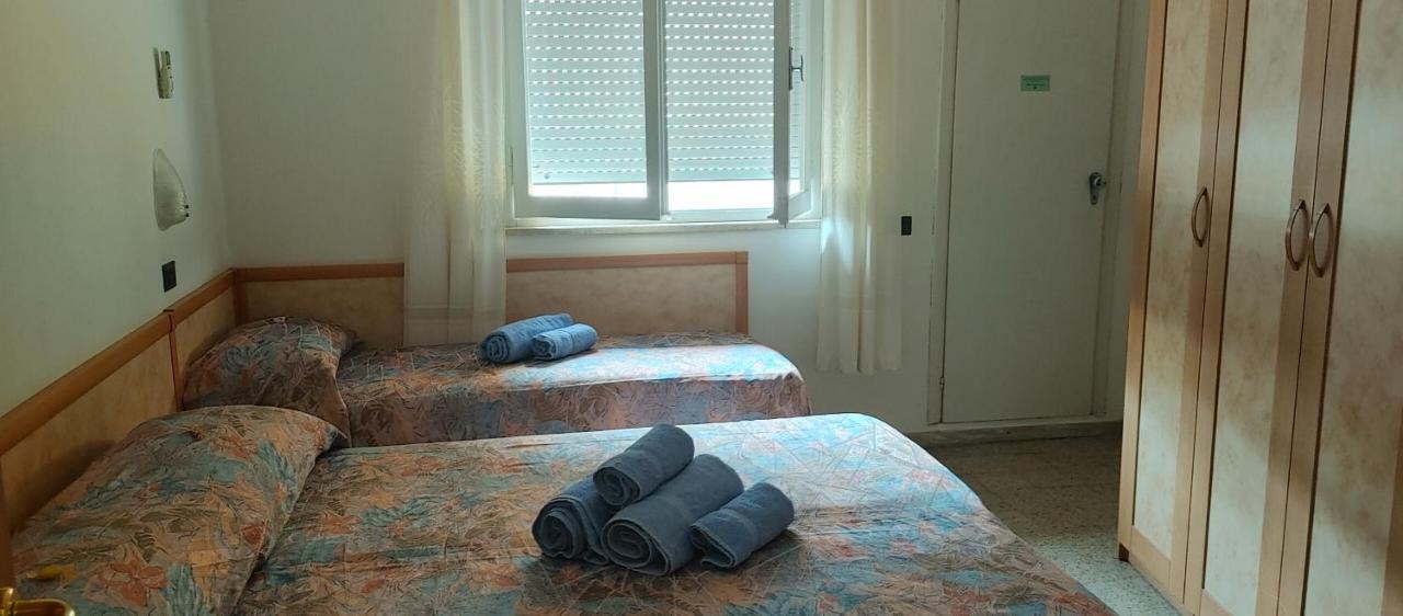 Hotel Adriatico Bellaria-Igea Marina Buitenkant foto