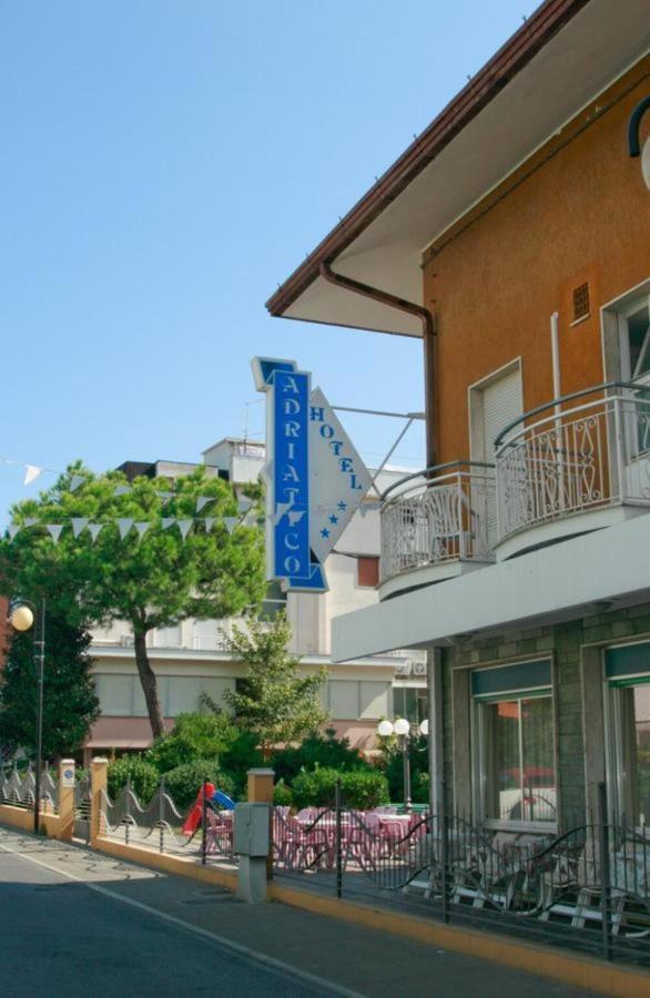 Hotel Adriatico Bellaria-Igea Marina Buitenkant foto
