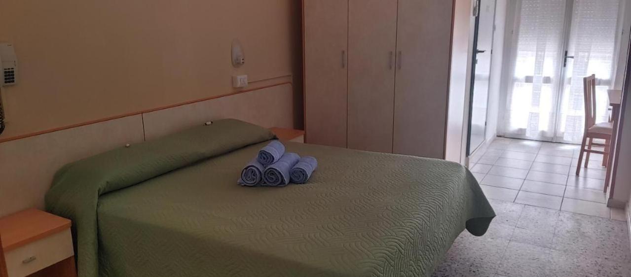 Hotel Adriatico Bellaria-Igea Marina Buitenkant foto