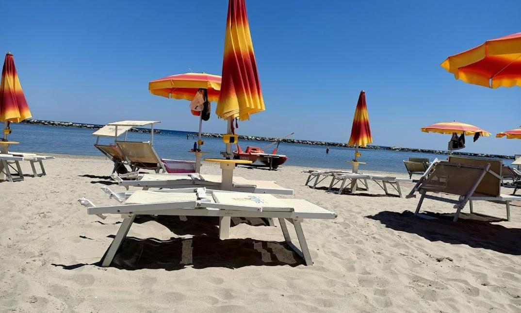 Hotel Adriatico Bellaria-Igea Marina Buitenkant foto